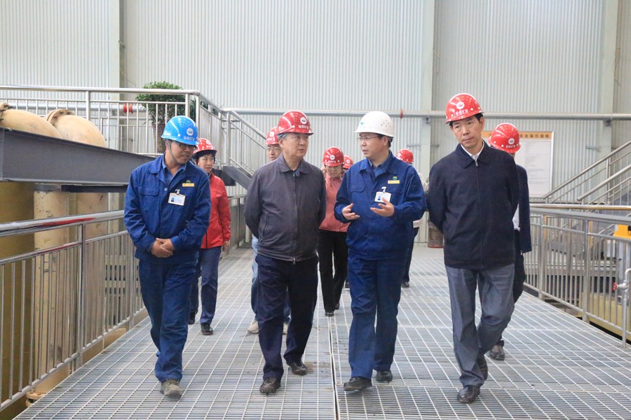 20-2016年5月，國家水利部原副部長朱登銓一行蒞臨金徽股份調(diào)研項目建設(shè)工作。.jpg