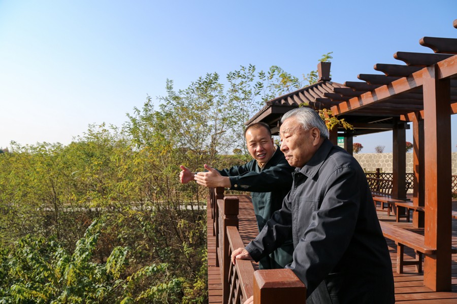 21-2019年10月，國家水利部原副部長王守強參觀金徽股份時盛贊：金徽股份是綠色礦山、文明礦山、美麗礦山。.jpg