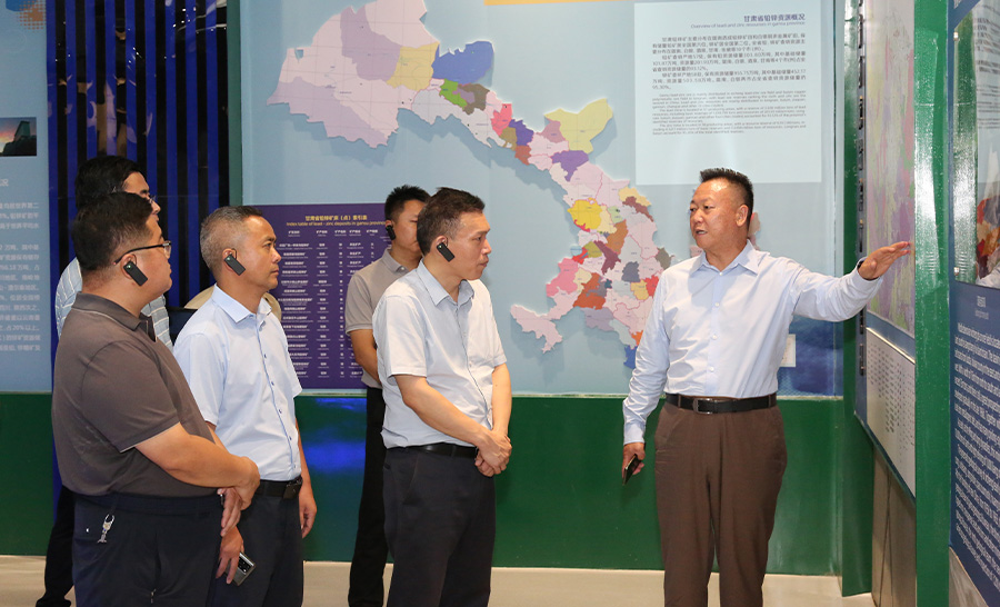 10.3-2022年08月，省科技廳副廳長牛振明蒞臨金徽股份指導(dǎo)工作。.jpg