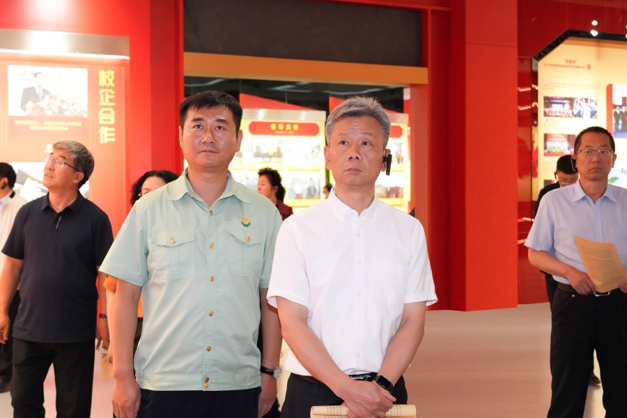 2024.06.23全國政協(xié)委員、省政協(xié)副主席、民盟甘肅省委會主委劉仲奎蒞臨金徽股份調(diào)研.jpg
