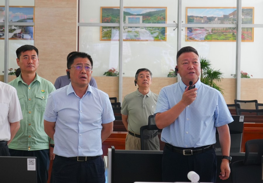 省自然資源廳黨組書記、廳長張曉軍蒞臨金徽股份調(diào)研綠色礦山建設(shè)工作_副本.jpg